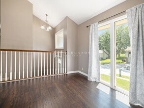 8711 S 143rd St in Omaha, NE - Foto de edificio - Building Photo