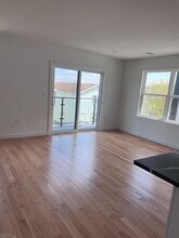 724 Seaport Dr in Elizabeth, NJ - Building Photo - Building Photo