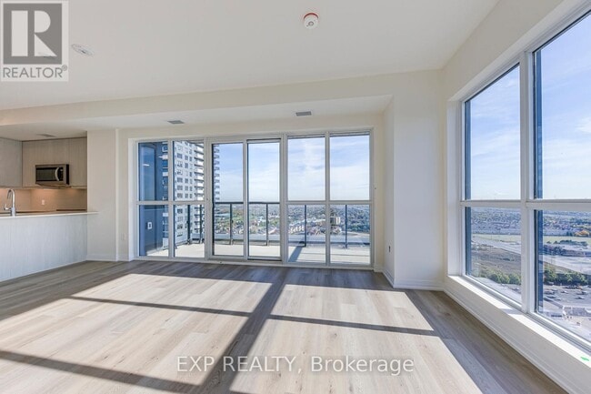 15 Watergarden Dr in Mississauga, ON - Building Photo - Building Photo