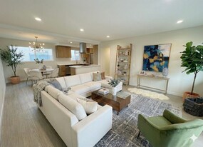 1302 Amethyst St, Unit B in Redondo Beach, CA - Building Photo