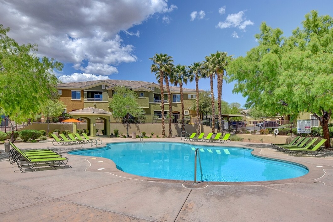 Willowbrook in Las Vegas, NV - Building Photo