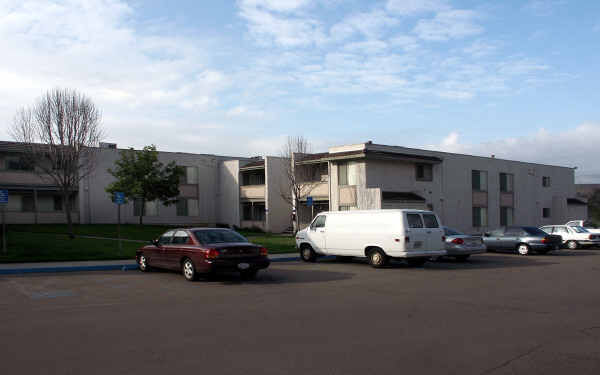 Woodglen Vista Apartments in Santee, CA - Building Photo - Building Photo