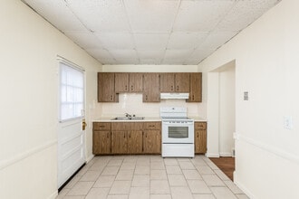 318 S Church St, Unit none in Belleville, IL - Foto de edificio - Building Photo
