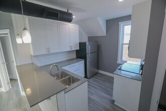 94 Wharncliffe Rd S in London, ON - Building Photo - Building Photo