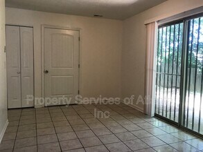 8305 Glenwoods Terrace in Riverdale, GA - Building Photo - Building Photo