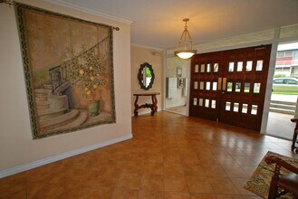 HML - Hamel Granada in Los Angeles, CA - Foto de edificio - Interior Photo