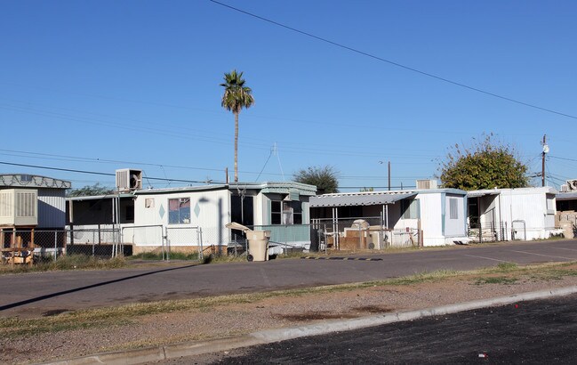 Western Acres in Phoenix, AZ - Building Photo - Building Photo