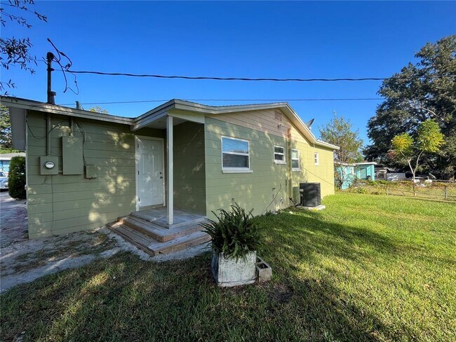 1717 Bush Ave in Lakeland, FL - Building Photo - Building Photo