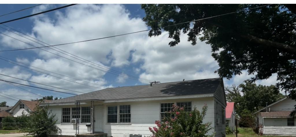 408 S Highland Ave in Cushing, OK - Building Photo