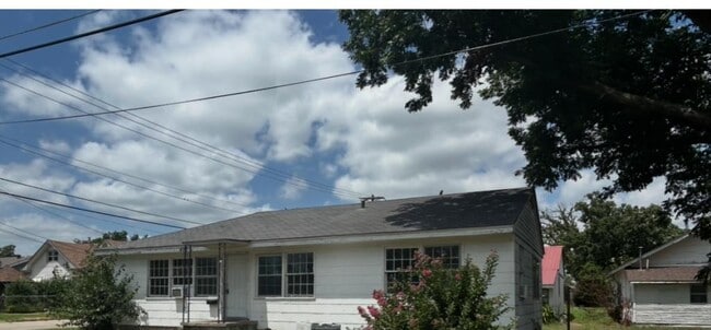 property at 408 S Highland Ave