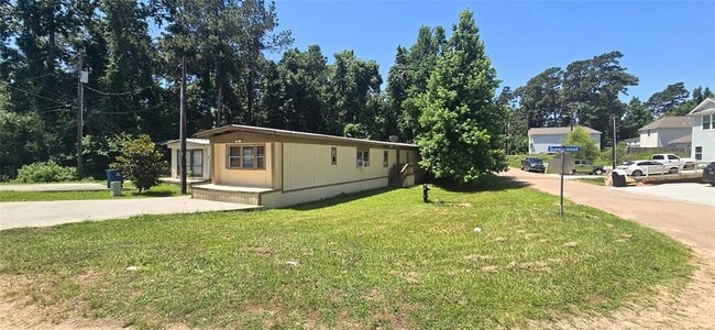 854 Queenswood St in Montgomery, TX - Building Photo - Building Photo