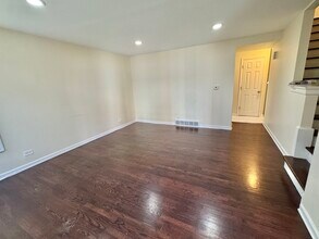 9038 Niles Center Rd in Skokie, IL - Building Photo - Building Photo