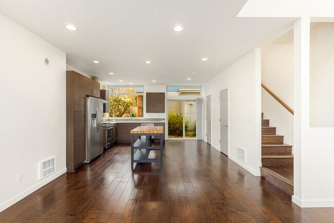 property at 2125 E Terrace St