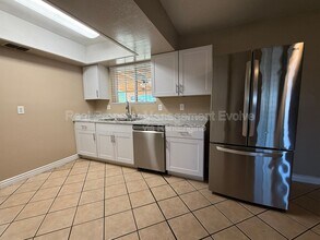 1637 W Muriel Dr in Phoenix, AZ - Building Photo - Building Photo