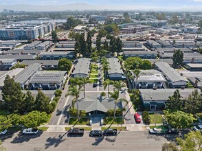 Harbor at Mesa Verde in Costa Mesa, CA - Building Photo - Building Photo