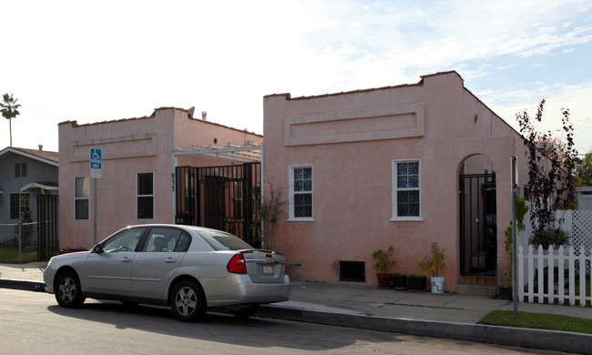 933 Ohio Ave in Long Beach, CA - Foto de edificio - Building Photo