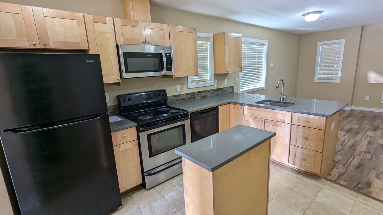 10443 NE 5th Cir in Vancouver, WA - Foto de edificio