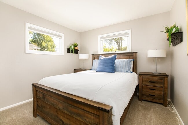 1536 Gordon Dr in South Bend, IN - Foto de edificio - Building Photo