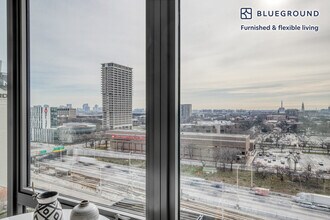 1035 W Van Buren St in Chicago, IL - Building Photo - Building Photo