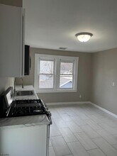 375 Tower St in Union, NJ - Foto de edificio - Building Photo