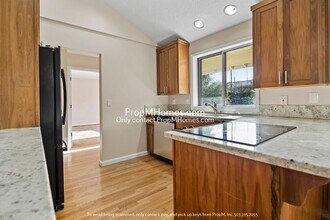 1755 Cloverleaf Rd in Lake Oswego, OR - Building Photo - Building Photo