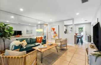 3032 NE 2nd Terrace in Wilton Manors, FL - Building Photo - Building Photo