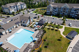 Glenmoor Oaks in Moseley, VA - Building Photo - Building Photo