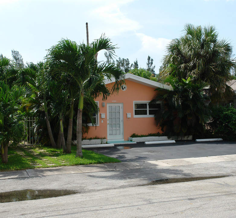 13185 Emerald Dr in Miami, FL - Building Photo