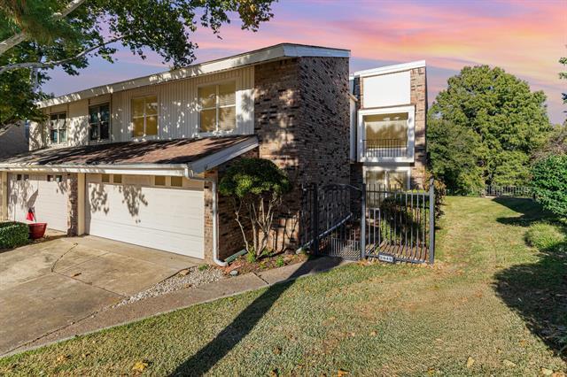 property at 2945 Country Pl Cir