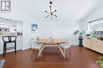 75 Bristol Rd E in Mississauga, ON - Building Photo - Building Photo