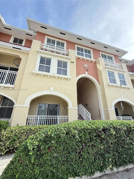 10805 NW 89th Terrace, Unit 1024 in Doral, FL - Building Photo - Building Photo