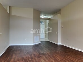 5801 War Admiral Dr in Wesley Chapel, FL - Foto de edificio - Building Photo