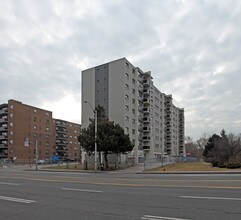 2283 Eglinton Avenue Apartments in Toronto, ON - Building Photo - Building Photo