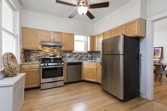 4852 N Talman Ave, Unit 2 in Chicago, IL - Building Photo - Building Photo