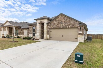 217 Nathaniel Dr in Taylor, TX - Building Photo - Building Photo
