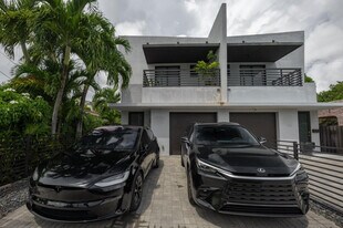 1635 SW 19th Ter in Miami, FL - Building Photo