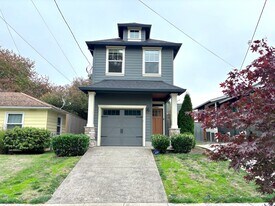 9020 N Oswego Ave in Portland, OR - Building Photo