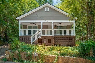1001 Sims St SW in Atlanta, GA - Building Photo - Building Photo
