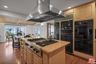 29637 Pacific Coast Hwy in Malibu, CA - Building Photo - Building Photo