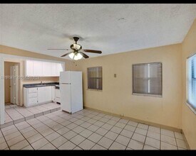 8471 NW 10th St in Pembroke Pines, FL - Building Photo - Building Photo