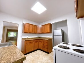 5543 Beacon St in Pittsburgh, PA - Foto de edificio - Building Photo