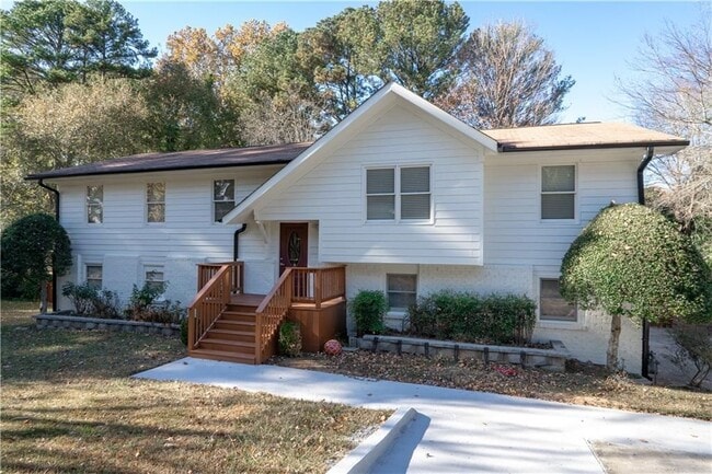 property at 3599 Lower Roswell Rd