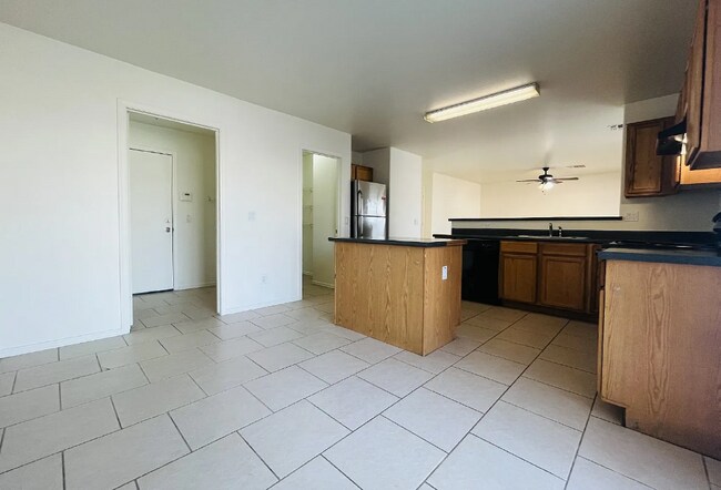 3338 W Fraktur Rd in Phoenix, AZ - Building Photo - Building Photo