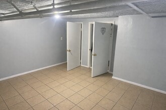 2210 N Lockwood Ave in Chicago, IL - Building Photo - Building Photo