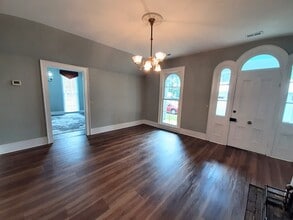 104 N Cedar St in Cross Plains, TN - Building Photo - Building Photo