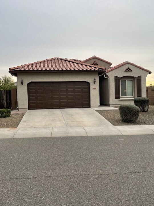 1937 W Black Hill Rd in Phoenix, AZ - Building Photo