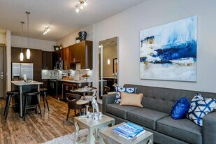 2033 S Gessner Rd in Houston, TX - Building Photo