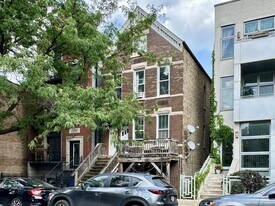 2341 N Leavitt St, Unit Ch in Chicago, IL - Building Photo