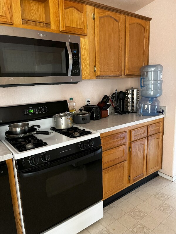 property at 4975 Breanna Ln NE