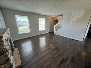 38273 Pebble Lake Trail in North Ridgeville, OH - Building Photo - Building Photo